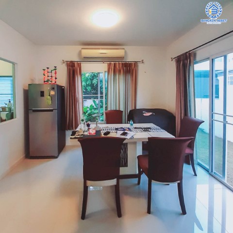 *****บ้านเดี่ยวมือสองย่านนนทบุรี ม.อินนิซิโอ ปิ่นเกล้า-วงแหวน เนื้อที่กว้าง 50 ตร.ว. ฟังก์ชัน 3 ห้องนอน 2 ห้องน้ำ ที่จอดรถ 2 คัน บ้านหลังใหญ่ มีบริเวณกว้างขวาง บนทำเลแห่งการเดินทาง ใกล้รถไฟฟ้าสายสีม่วง "สถานีตลาดบางใหญ่" และทางด่วน "ศรีรัช"